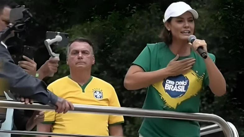 image-25 O Futuro do Planalto em Jogo: Ex-primeira-dama emerge como potencial candidata à Presidência, dividindo opiniões no bolsonarismo