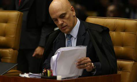 image-45 Ministro Alexandre de Moraes vê tentativa de obstrução da Justiça em mensagens entre advogado e Cid e reforça validade da colaboração premiada do militar