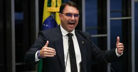 image-38 Flávio Bolsonaro apresenta pedido de impeachment de Alexandre de Moraes ao Senado